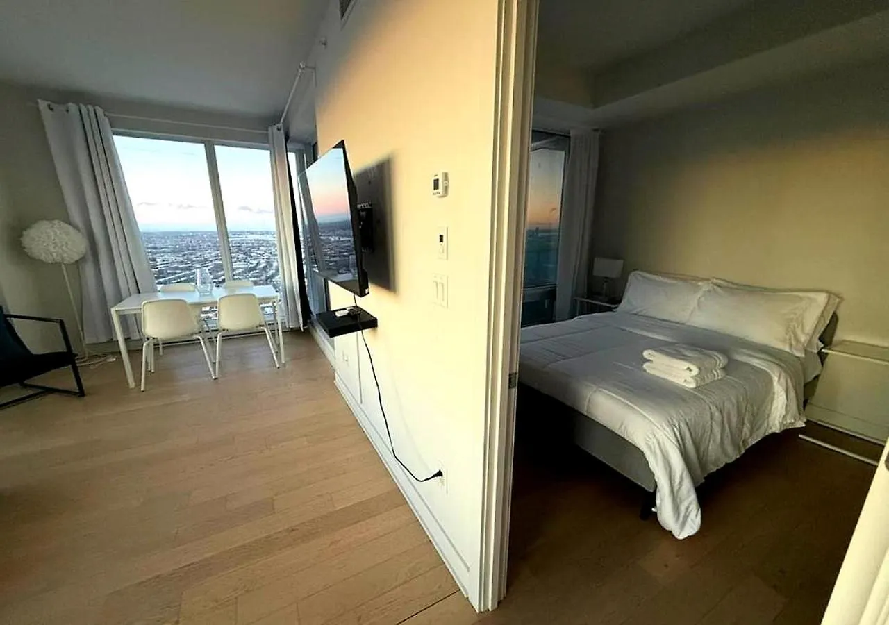 Skyline Penthouse & Condo - Downtown Montreal - Pool Spa Parking 아파트