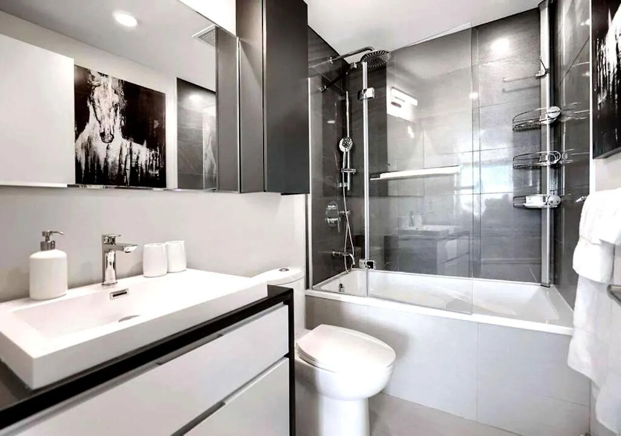 Skyline Penthouse & Condo - Downtown Montreal - Pool Spa Parking