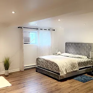 Apartment Spacious Basement, Montreal
