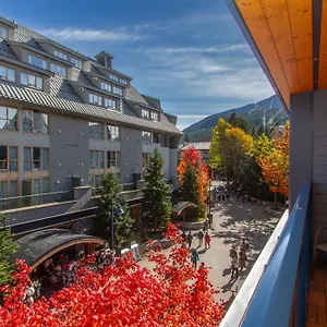 village-gate-house-by-whiski-jack.hotels-of-whistler.com/