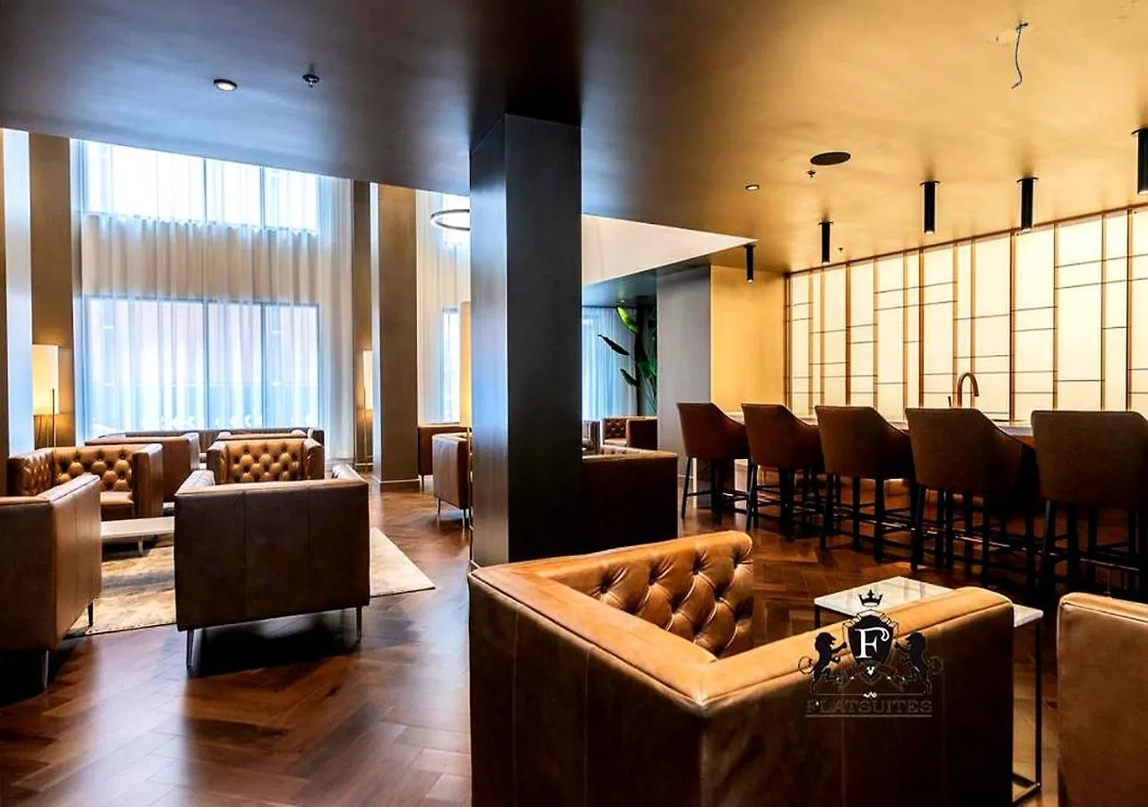 Apartment Skyline Penthouse & Condo - Downtown Montreal - Pool Spa Parking Canada