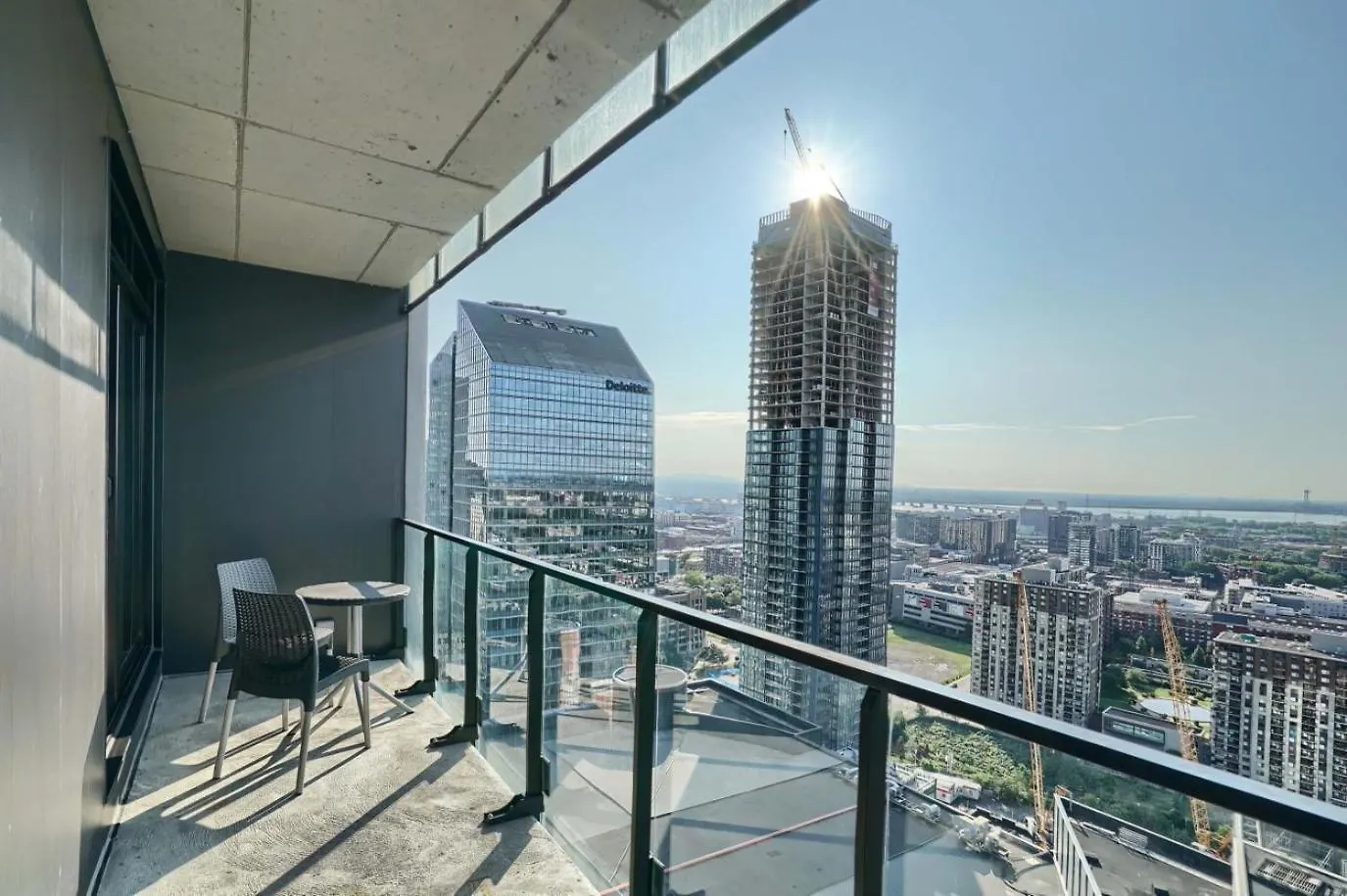 Spectacular Skyline Views - Downtown Montreal - Luxury Condo & Penthouse 0*,