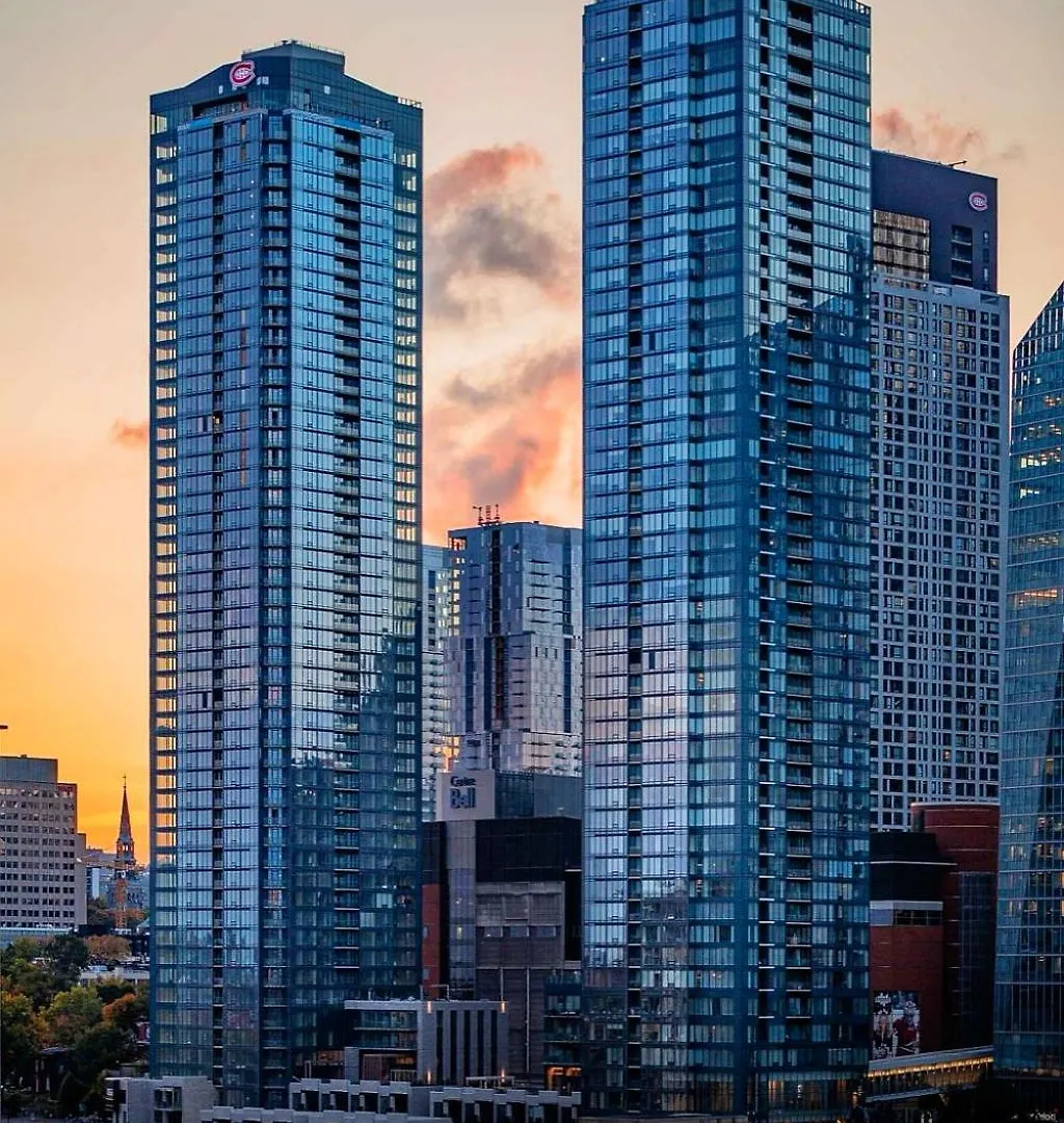 Spectacular Skyline Views - Downtown Montreal - Luxury Condo & Penthouse