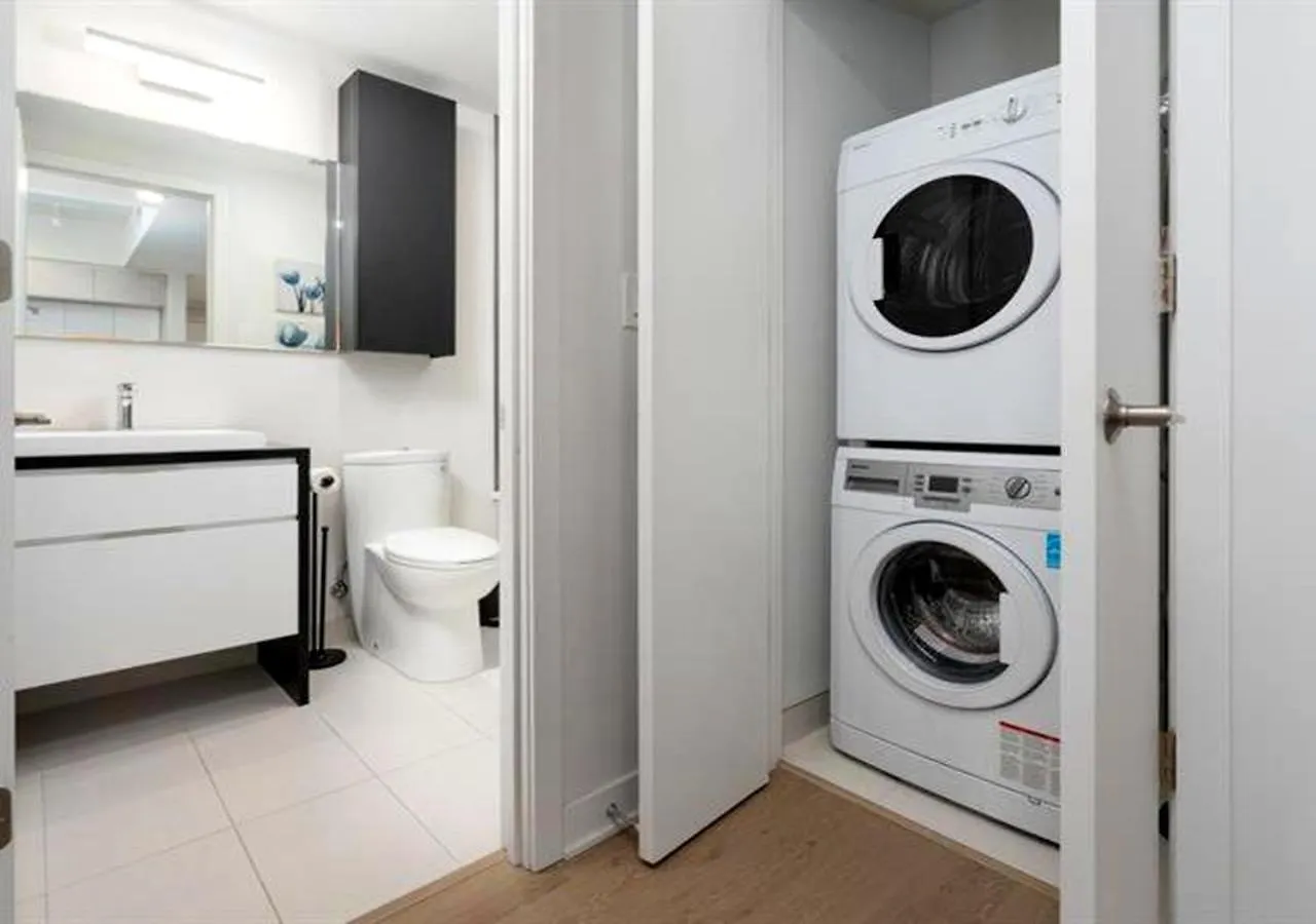 Skyline Penthouse & Condo - Downtown Montreal - Pool Spa Parking
