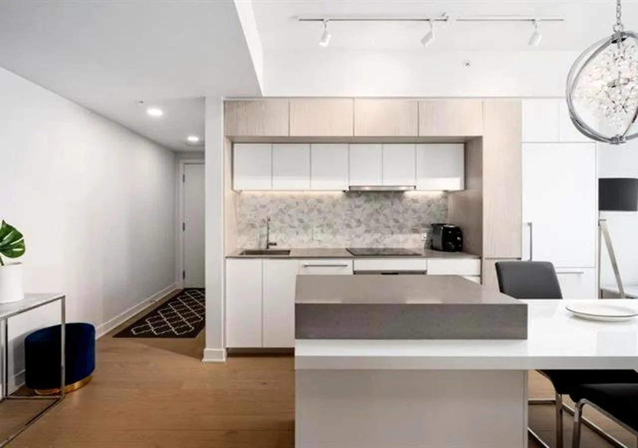 Spectacular Skyline Views - Downtown Montreal - Luxury Condo & Penthouse Canada