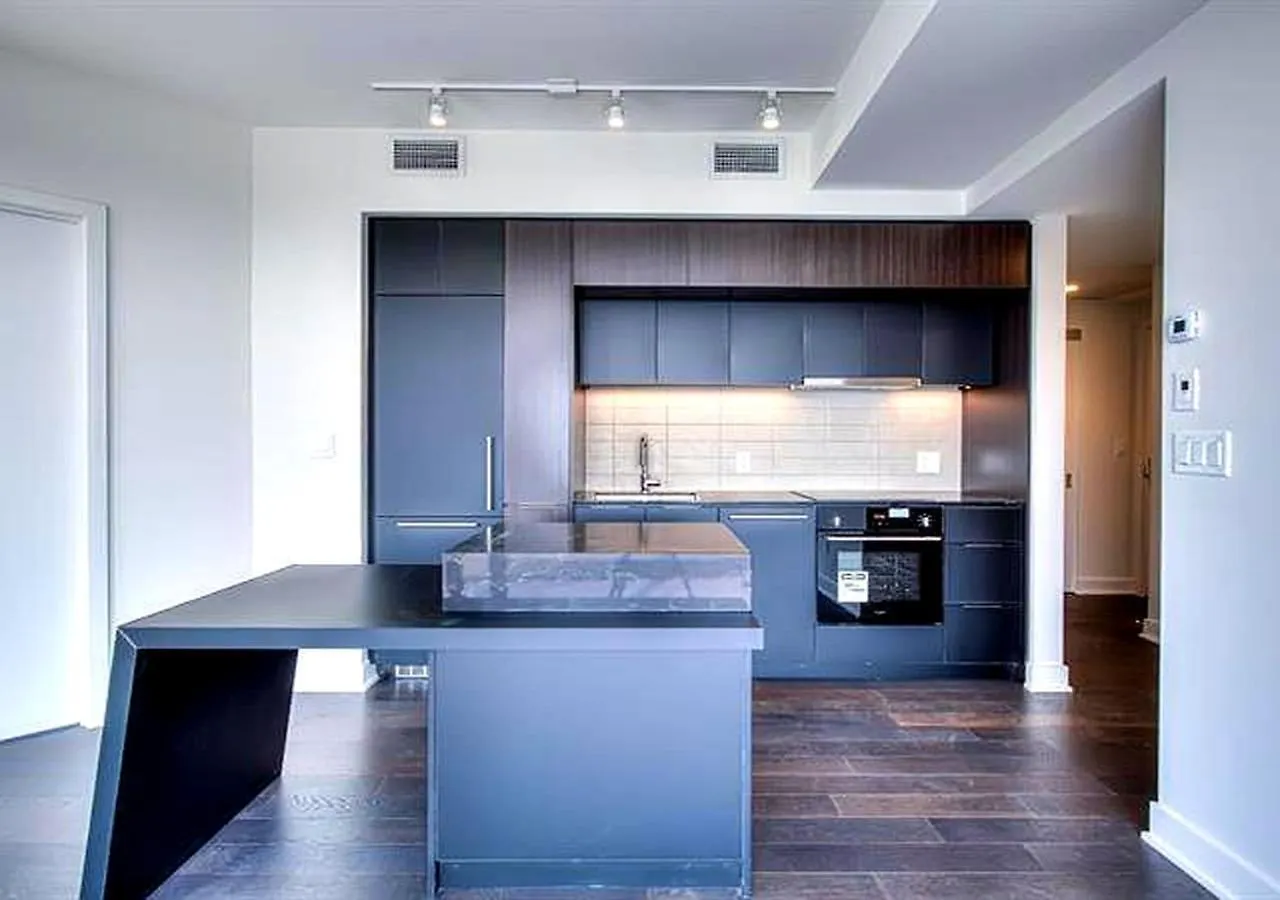 Spectacular Skyline Views - Downtown Montreal - Luxury Condo & Penthouse Canada